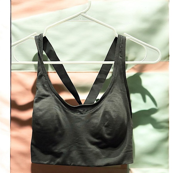 PINK Victoria secret Black Sports Bra MEDIUM fits 34/36 B-D - Picture 1 of 6
